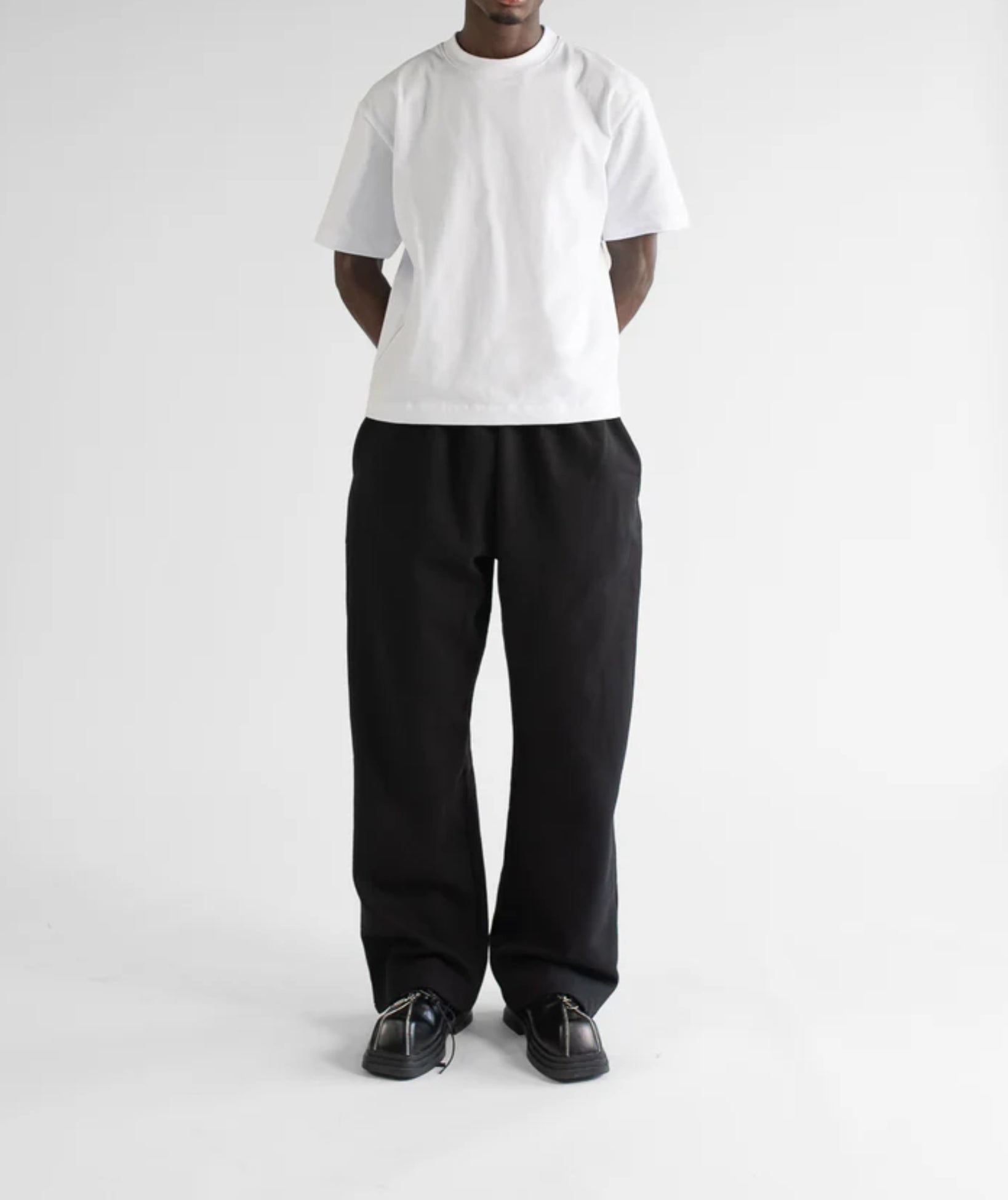 STRAIGHT LEG SWEATPANTS - BLACK